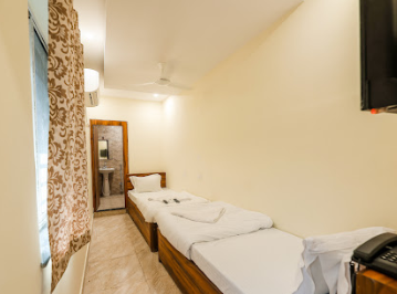 1 x Economy Single Room